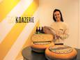 Julie De Backer opent dit weekend De Koazerie op de Markt in Meulebeke.