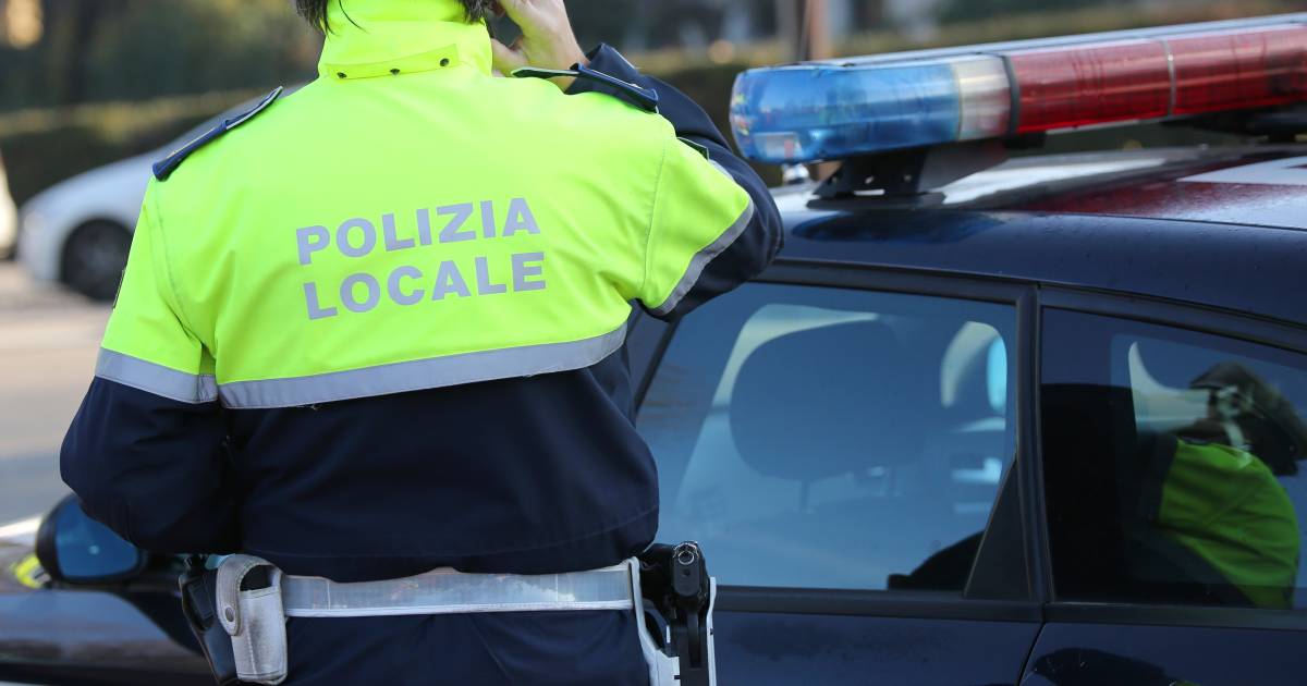 Auto olandese si scontra in Italia, conducente volato a nord con il sole