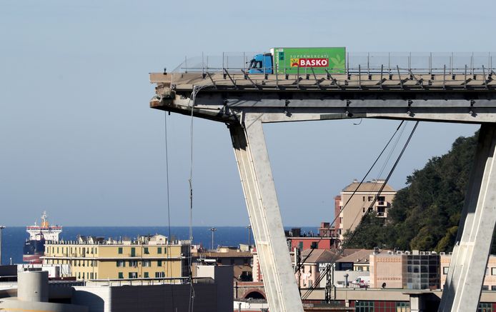 De brug bij Genua stortte 14 augustus tijdens een hevige onweersbui naar beneden. Bij deze ramp vielen twintig doden.