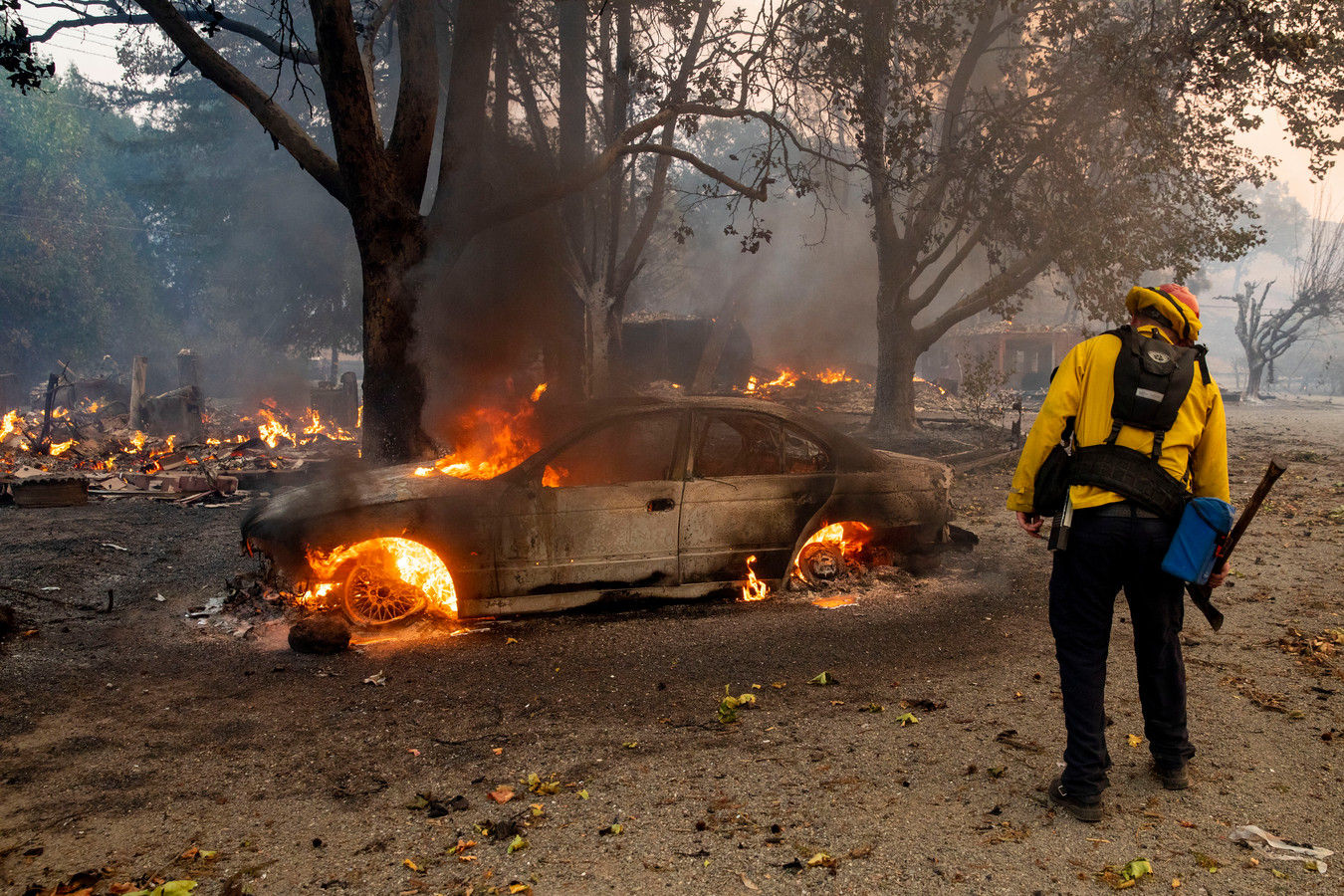 Burning van. Лос Анджелес Лесной пожар 2020. Пожары в Калифорнии 2020. Калифорнийские пожары 2018. Пожары в Калифорнии 2019.