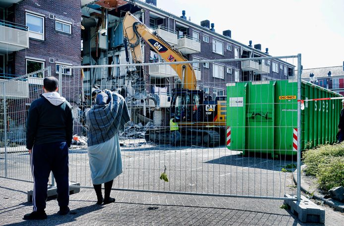 De verwoeste flat aan de Weegschaal in Bilthoven.
