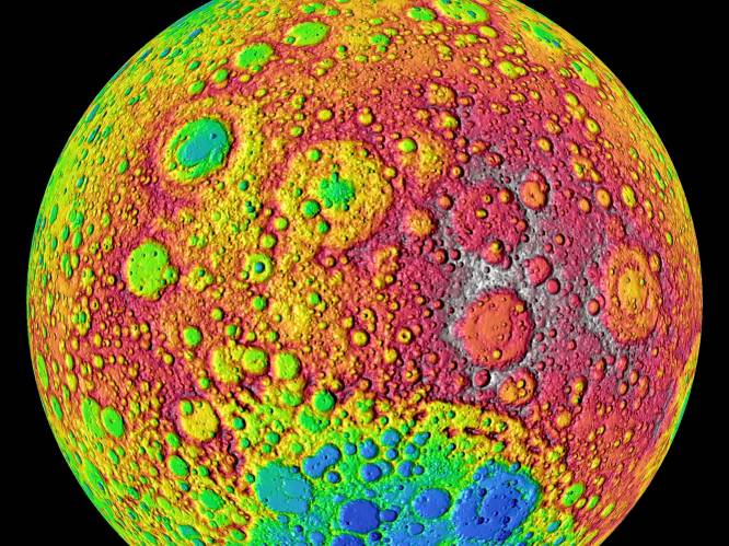 Gigantische massa onbekend materiaal op de maan ontdekt