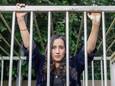 Faiza Oulahsen was tien jaar geleden ineens wereldnieuws, nadat een klimaatactie van Greenpeace hardhandig eindigde in een Russische cel.