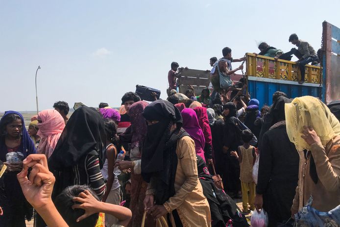 Bangladesh vangt al bijna een miljoen Rohingyavluchtelingen op.