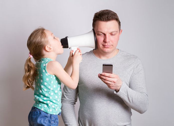 Leidt smartphonegebruik bij ouders tot taalachterstand kinderen?