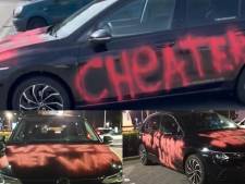Auto van 35.000 euro ondergeklad met ‘cheater’ en ‘was ze het waard’, eigenaar zegt zélf boosdoener te zijn