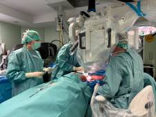 L'UZ Brussel réalise la première greffe de ganglions lymphatiques entièrement robotisée au monde