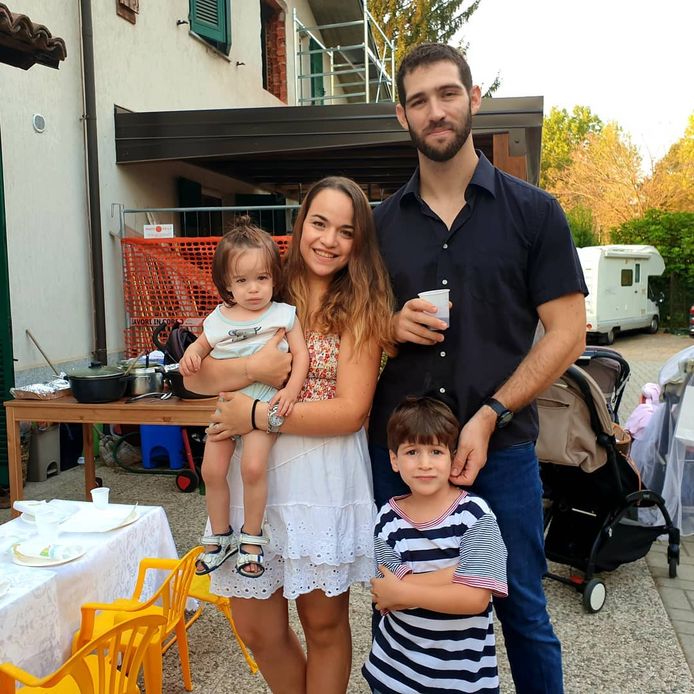 Biran Amit en Tal Peleg en hun twee kinderen Tom en Eitan.