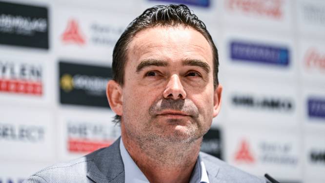 Bij Ajax weggestuurde Marc Overmars haalde in een jaar tijd twaalf Nederlanders naar Antwerpen
