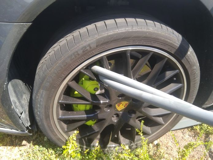 Ook de velgen raakten flink beschadigd