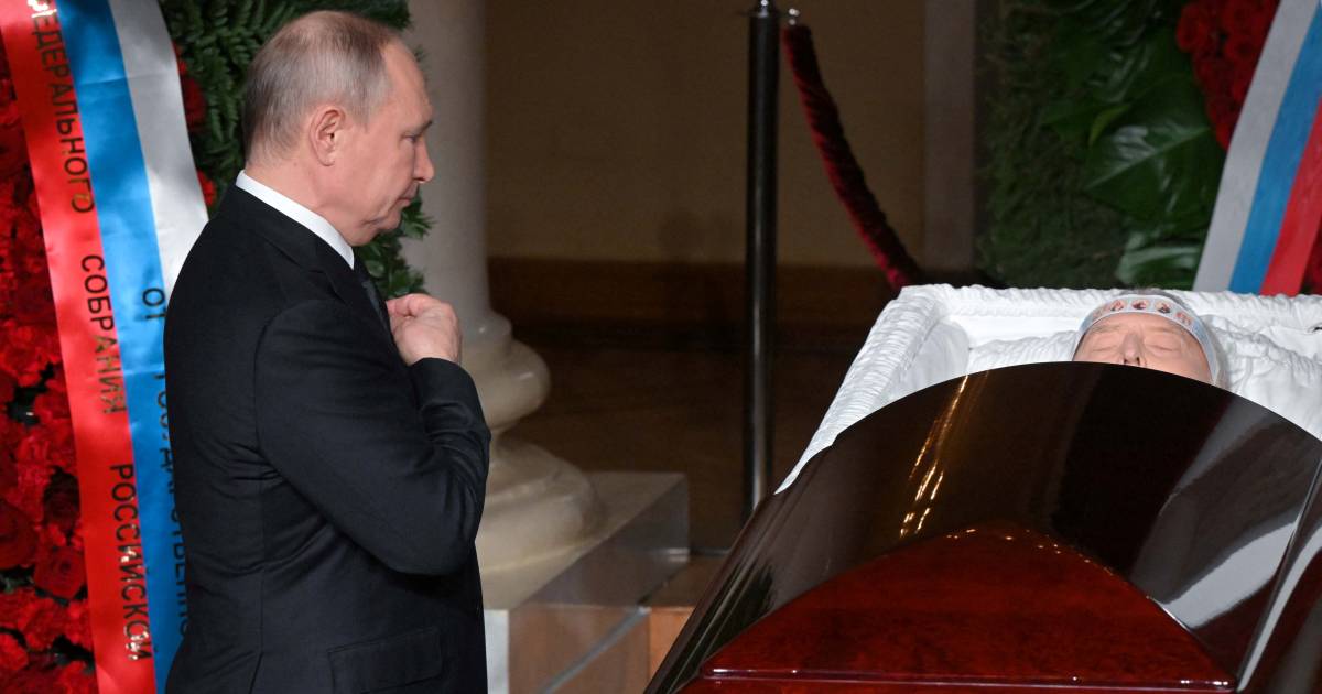 Читать дальше.  Война Украина.  Путин появился на похоронах крайне правого политика – Байден обвиняет Россию в «ужасных злодеяниях» |  украино-российская война