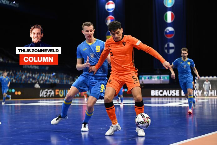 Said Bouzambou (r) in actie tegen Oekraïne.