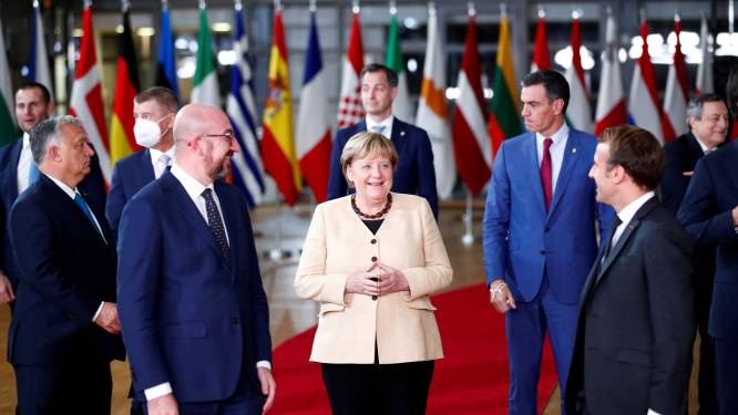 Europa zwaait Angela Merkel uit: warm afscheid van één van zijn trouwste steunpilaren