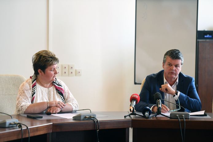 Burgemeesters Bart Somers en Karin Derua