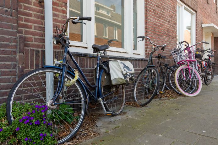 Studentenhuizen in Eindhoven; studenten moeten zelf controleren of hun huisbaas een vergunning heeft, zegt Studentenpartij DAS van de TU/e/