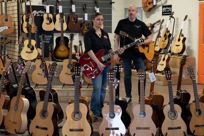 periscoop activering maïs Aad en Marijke stoppen met muziekzaak Hi Gain: 'Ze hebben geen geld meer om  instrumenten te kopen' | Utrecht | AD.nl