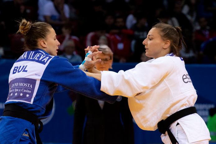 Mina Libeer (rechts) en Ivelina Ilieva.