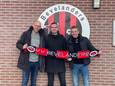 Jeroen Bakx, Mark van der Moere (technische commissie) en Renato Dijkstra bij Bevelanders. Bakx en Dijkstra gaan komend seizoen een trainersduo vormen in Kamperland.