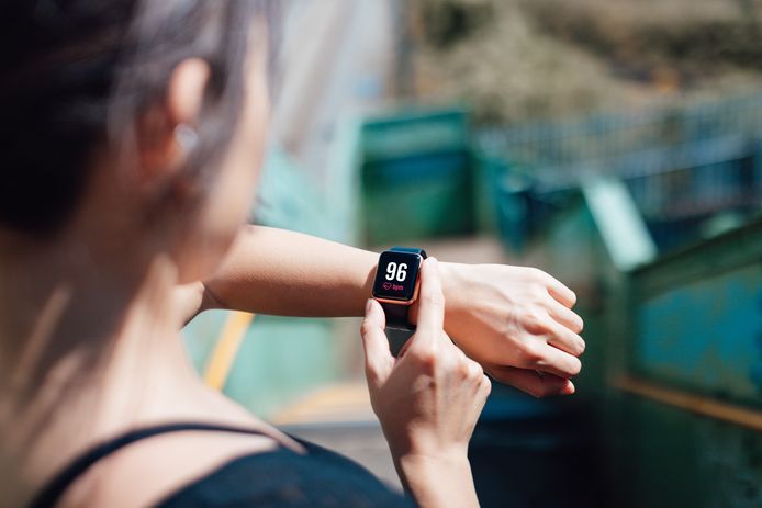 twintig Compatibel met Boodschapper Smartwatch, activity tracker of sporthorloge: zo maak je de keuze | Mijn  Gids | hln.be