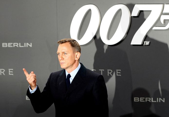 Daniel Craig alias James Bond