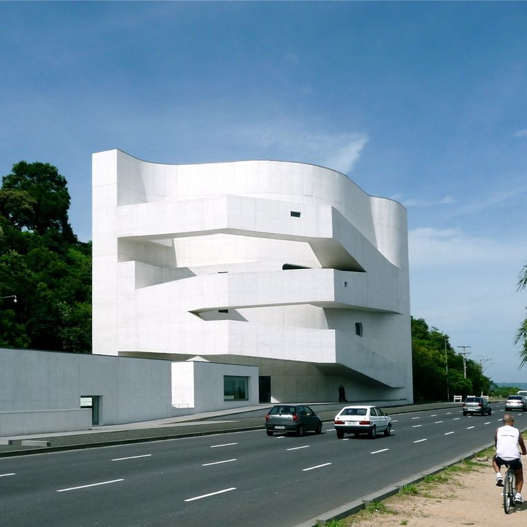 Architect Alvaro Siza. 'Hij laat zien hoe je modern kunt zijn zonder tradities te verloochenen'. Beeld .
