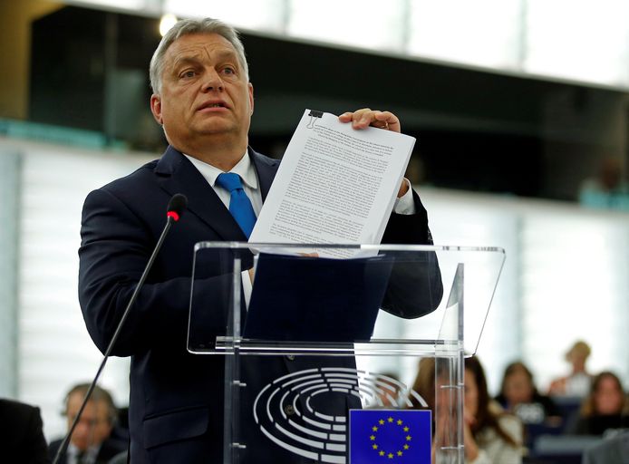 Hongaars premier Viktor Orban kwam gisteren naar Straatsburg om zich te verdedigen. Hij vindt de aantijgingen een "kaakslag voor Europa".