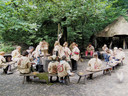 In het Hapskamp verblijven schoolkinderen en soms andere groepen onder 'prehistorische' omstandigheden.