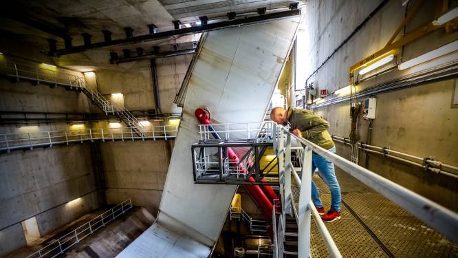 Keuken, toilet en twee liften: zo zag je de Erasmusbrug nog nooit