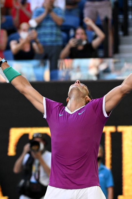 Nadal se fait peur, mais s’en sort en cinq sets contre Shapovalov: “Je ne sais pas comment j’ai gagné”