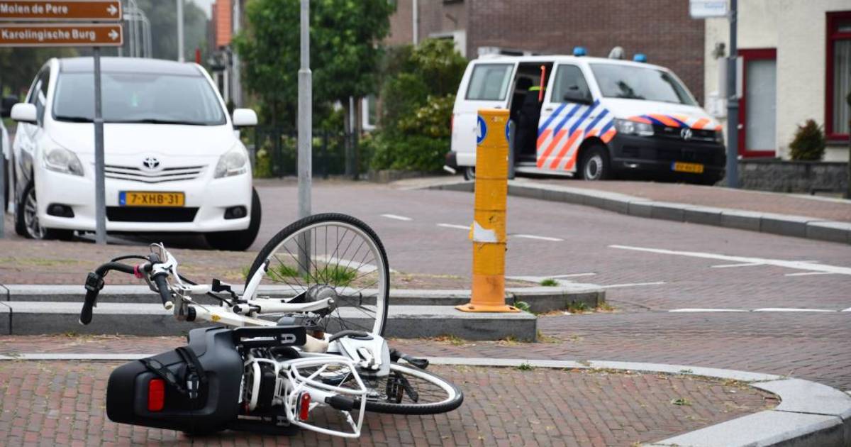 Fietser lichtgewond na ongeluk met auto in Oost- Souburg