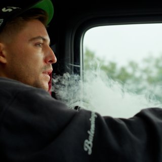 Are scandal documentaries about Ferry Doedens and Lil Kleine compelling or simply unethical?