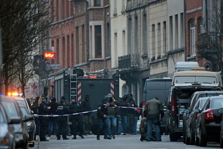 De arrestatie van Salah Abdeslam in Molenbeek in maart 2016.  Beeld Photo News