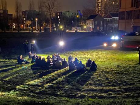 Delft bereidt zich voor op ‘complexe jaarwisseling’: Meer camera’s, raddraaiers worden gevolgd