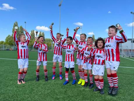 Kampioenen! Deze amateurteams mochten dit weekend een feestje vieren (en stuurden hun foto's in)
