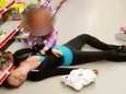 Elle fait une overdose devant sa fille de 2 ans: la vidéo déchirante