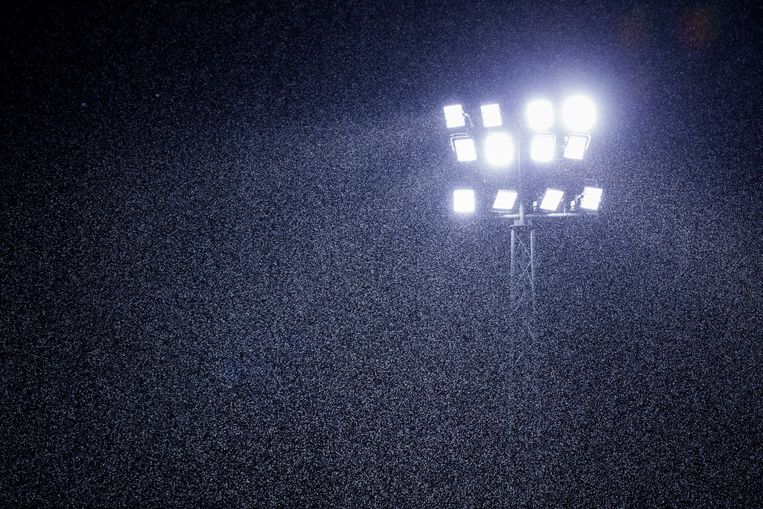 Ledverlichting, sinds 2017, in het Wagener-hockeystadion in Amstelveen Beeld Koen Suyk