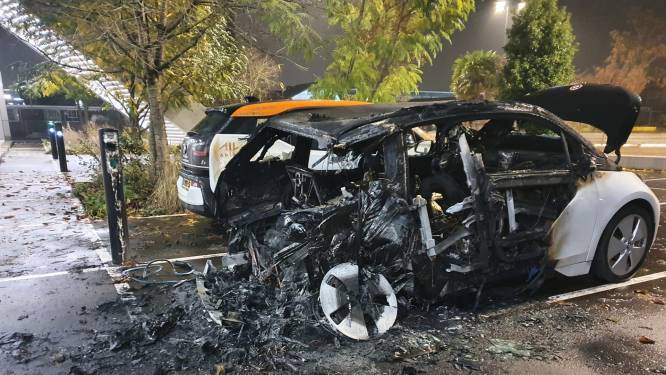 Opvallend: drie elektrische voertuigen branden uit in Amersfoort in dezelfde nacht