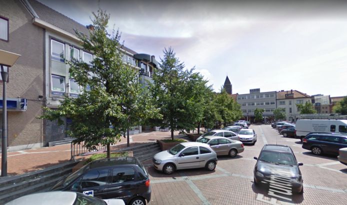De brand brak uit in een appartement aan de Fruitmarkt in Genk.