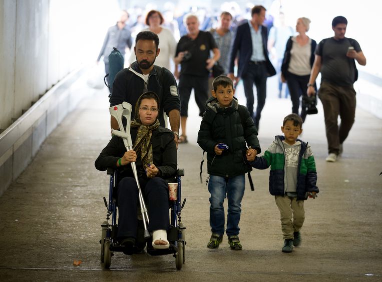 München krijgt dit weekend naar verwachting zo'n 25 duizend nieuwe vluchtelingen te verwerken. Beeld ap