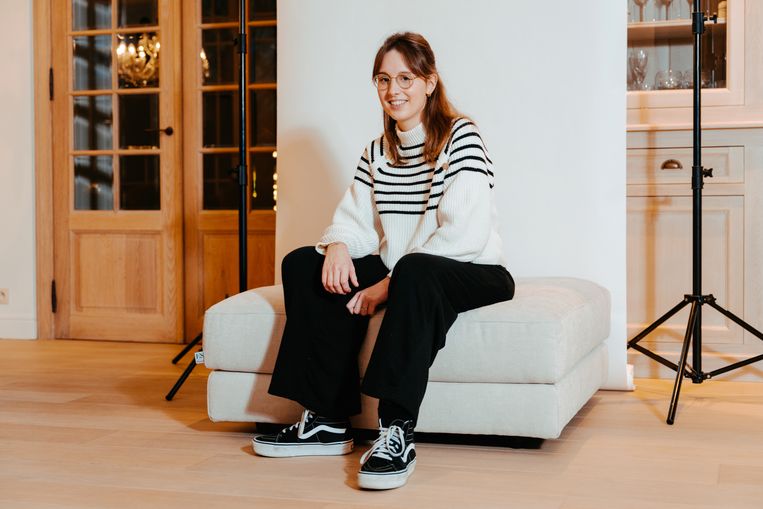 Pauline De Guchtenaere: 'Mijn dagen? Die bestaan eigenlijk uit les volgen, wat tv kijken en slapen.’ Beeld Damon De Backer