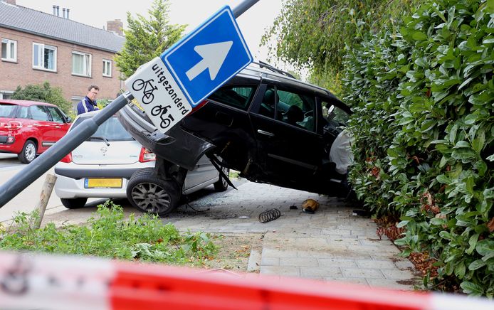 Fietsmonteur in Vught vindt voortvluchtige op de wc: man zat daar al een uur nadat hij ontsnapte bij wilde achtervolging