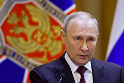 Poutine signe une loi suspendant le traité de désarmement nucléaire New Start