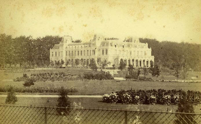 Sacré Coeur aan de Velperweg in 1887, toen nog onder de naam Hotel Garne.