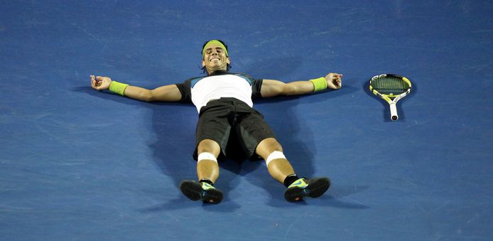 Rafael Nadal stort in Melbourne ter aarde na het winnen van de Australian Open.