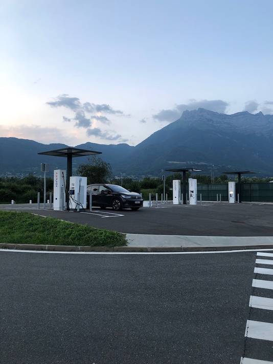De wagen van Vince Van Gestel, ergens in de Franse Alpen