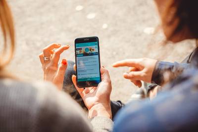 Eten hoort niet in de vuilnisbak maar op de app Too Good To Go