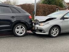 Gewonde na kop-staartbotsing in Dedemsvaart