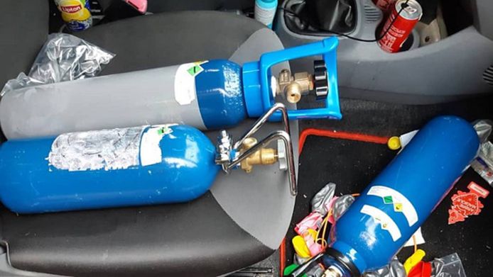 Zelfs In Het Verkeer Zetten Jongeren Een Ballon Lachgas Aan Hun Mond Brabant Bd Nl