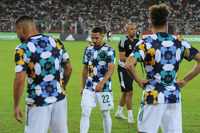 Le maillot d’entrainement de l’Algérie au coeur de la polémique.