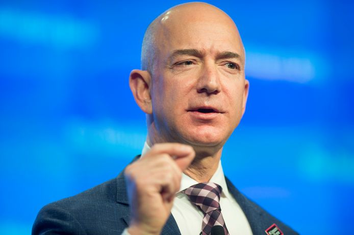 Jeff Bezos, oprichter van webwinkelreus Amazon, is de rijkste mens op aarde.